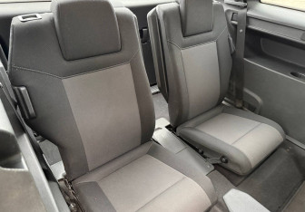 Подержанный автомобиль Opel Zafira Compactvan 2008 года (12 фото)