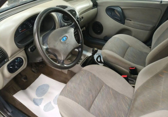 Подержанный автомобиль LADA (ВАЗ) Kalina Wagon 2010 года (9 фото)