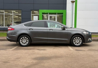 Подержанный автомобиль Ford Mondeo Sedan 2018 года (4 фото)