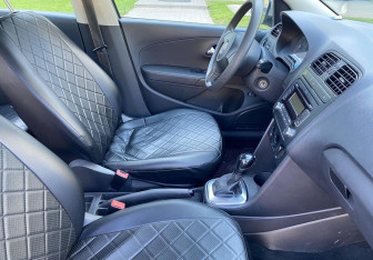 Подержанный автомобиль Volkswagen Polo Sedan 2011 года (9 фото)