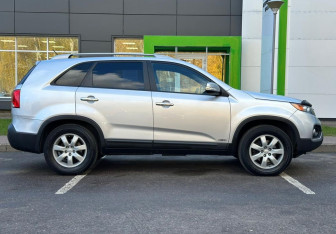 Подержанный автомобиль Kia Sorento 2012 года (4 фото)