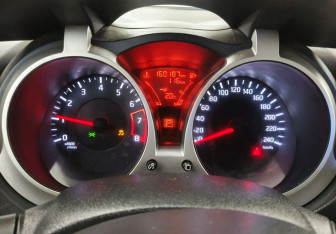 Подержанный автомобиль Nissan Juke 2014 года (12 фото)