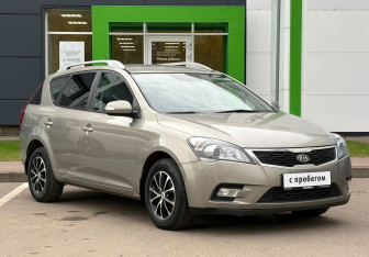 Подержанный автомобиль Kia Ceed Wagon 2010 года (3 фото)