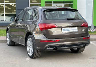 Подержанный автомобиль Audi Q5 2009 года (7 фото)