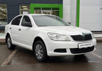 Подержанный автомобиль Skoda Octavia Liftback 2012 года (3 фото)