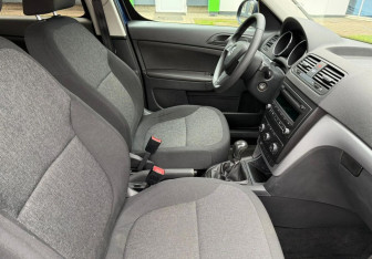 Подержанный автомобиль Skoda Yeti 2014 года (10 фото)