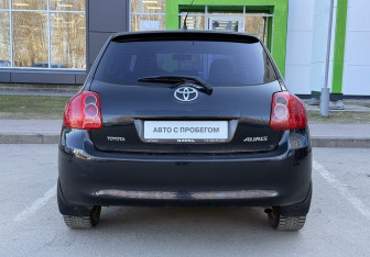 Подержанный автомобиль Toyota Auris Hatchback 2007 года (6 фото)