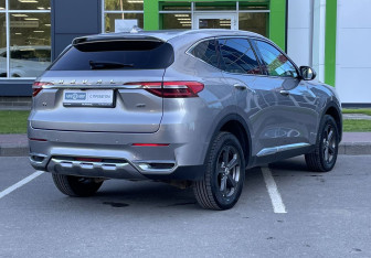 Подержанный автомобиль Haval F7 2021 года (5 фото)