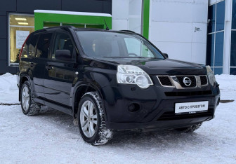 Подержанный автомобиль Nissan X-Trail 2011 года (3 фото)