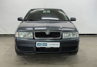 Подержанный автомобиль Skoda Octavia Liftback 2006 года (2 фото)