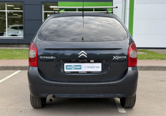 Подержанный автомобиль Citroen Xsara Picasso 2006 года (6 фото)