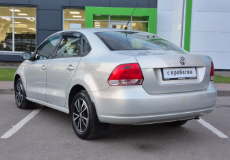 Подержанный автомобиль Volkswagen Polo Sedan 2011 года (4 фото)