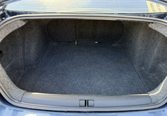 Подержанный автомобиль Volkswagen Jetta Sedan 2009 года (15 фото)