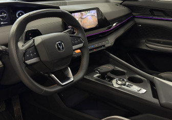 Подержанный автомобиль Changan UNI-V 2024 года (14 фото)