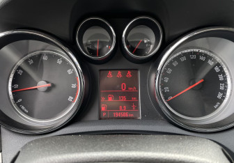 Подержанный автомобиль Opel Mokka 2013 года (12 фото)
