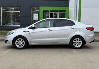 Подержанный автомобиль Kia Rio Sedan 2015 года (8 фото)