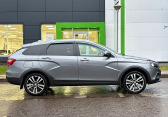 Подержанный автомобиль LADA (ВАЗ) Vesta Wagon 2020 года (4 фото)