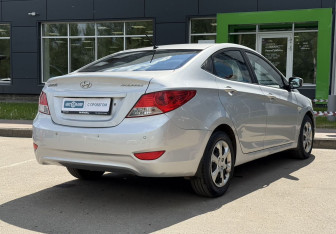 Подержанный автомобиль Hyundai Solaris Sedan 2013 года (6 фото)