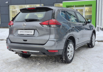 Подержанный автомобиль Nissan X-Trail 2022 года (5 фото)