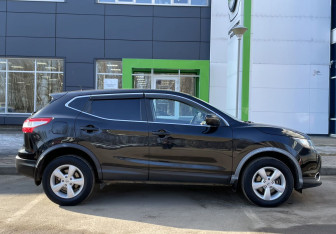 Подержанный автомобиль Nissan Qashqai 2016 года (4 фото)