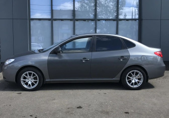 Подержанный автомобиль Hyundai Elantra Sedan 2006 года (5 фото)