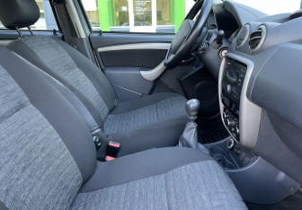 Подержанный автомобиль Renault Duster 2015 года (9 фото)