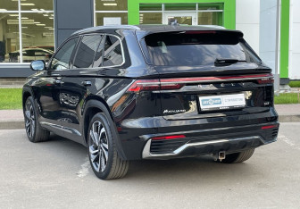 Подержанный автомобиль Geely Monjaro 2022 года (7 фото)