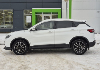 Подержанный автомобиль Geely Coolray 2023 года (8 фото)