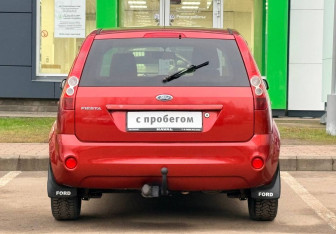 Подержанный автомобиль Ford Fiesta Hatchback 2007 года (6 фото)