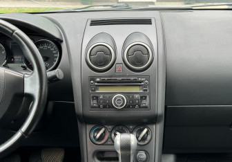 Подержанный автомобиль Nissan Qashqai 2010 года (14 фото)