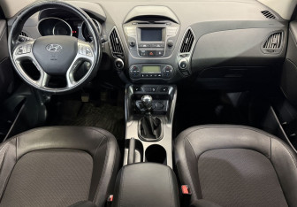 Подержанный автомобиль Hyundai ix35 2013 года (9 фото)
