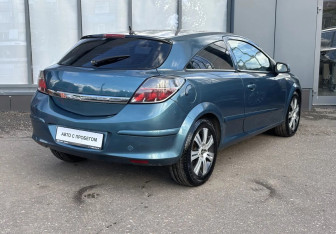 Подержанный автомобиль Opel Astra Hatchback 2007 года (4 фото)