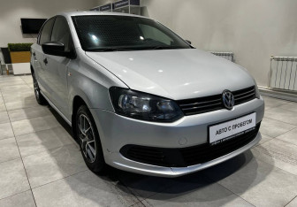 Подержанный автомобиль Volkswagen Polo Sedan 2014 года (3 фото)