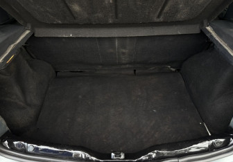 Подержанный автомобиль Renault Sandero 2010 года (14 фото)