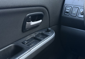 Подержанный автомобиль Suzuki Grand Vitara 2008 года (13 фото)