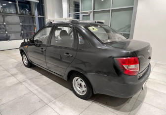 Подержанный автомобиль LADA (ВАЗ) Granta Sedan 2015 года (4 фото)