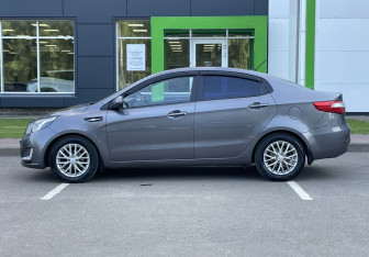 Подержанный автомобиль Kia Rio Sedan 2013 года (8 фото)