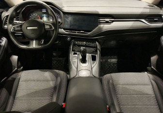 Подержанный автомобиль Haval F7 2021 года (13 фото)