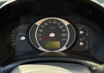 Подержанный автомобиль Hyundai Tucson 2007 года (12 фото)