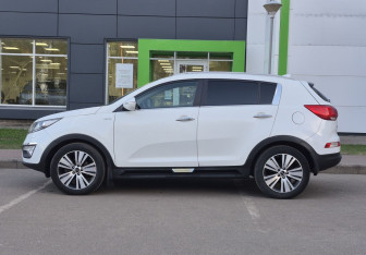 Подержанный автомобиль Kia Sportage 2015 года (8 фото)