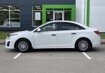 Подержанный автомобиль Chevrolet Cruze Sedan 2012 года (8 фото)