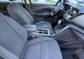 Подержанный автомобиль Ford Kuga 2018 года (10 фото)