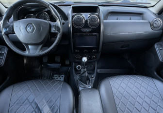 Подержанный автомобиль Renault Duster 2015 года (10 фото)