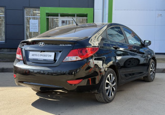 Подержанный автомобиль Hyundai Solaris Sedan 2013 года (5 фото)