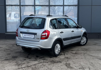 Подержанный автомобиль LADA (ВАЗ) Kalina Wagon 2015 года (6 фото)