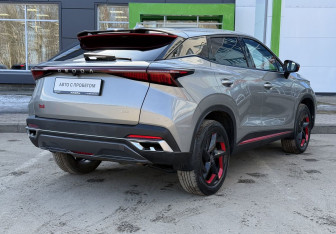 Подержанный автомобиль Omoda C5 2023 года (5 фото)