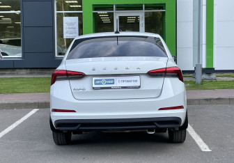 Подержанный автомобиль Skoda Rapid Liftback 2021 года (6 фото)