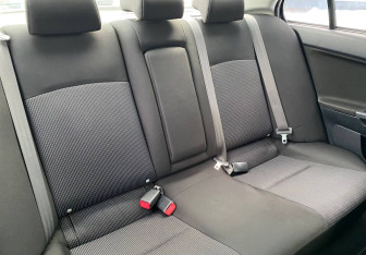 Подержанный автомобиль Mitsubishi Lancer Sedan 2010 года (11 фото)