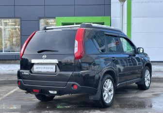 Подержанный автомобиль Nissan X-Trail 2011 года (5 фото)