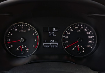 Подержанный автомобиль Kia Rio Sedan 2018 года (13 фото)